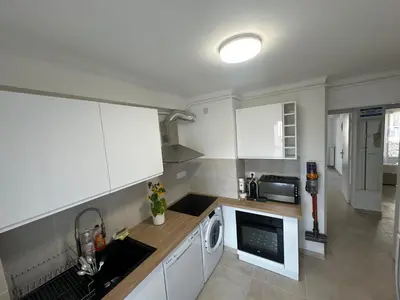 Cuisine ou kitchenette dans l'établissement Maginifique T2 au cœur d Antibes avec parking