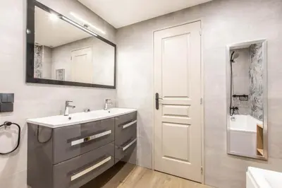 Salle de bains dans l'établissement Appartement en bord de mer avec piscine - Cannes