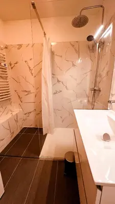 Salle de bains dans l'établissement Studio spacieux avec terrasse, à 150m de la plage