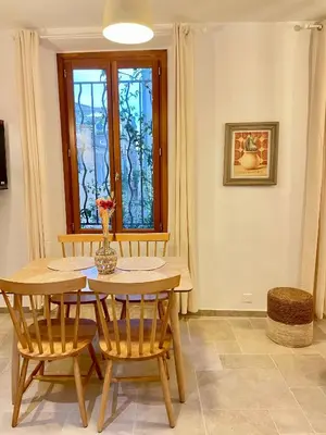 Coin salon dans l'établissement Les Appartements de la rue Vial