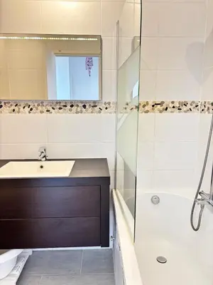 Salle de bains dans l'établissement Splendid T6 Panoramic sea view Free Parking