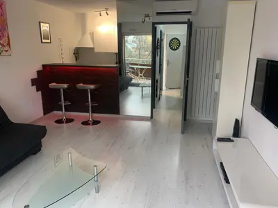 Télévision ou salle de divertissement dans l'établissement Studio au calme