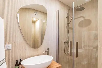 Salle de bains dans l'établissement REF 2011 - Cannes - Apartment for rent