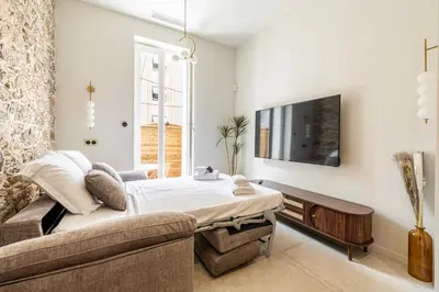 Télévision ou salle de divertissement dans l'établissement Magnificent apartment - AC-1BR-4P- Cannes