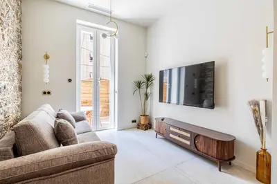 Télévision ou salle de divertissement dans l'établissement Magnificent apartment - AC-1BR-4P- Cannes
