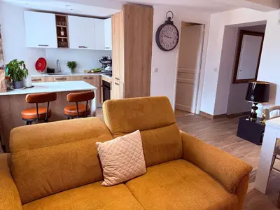 Coin salon dans l'établissement Charme, Pierres, Appartement Vieil Antibes