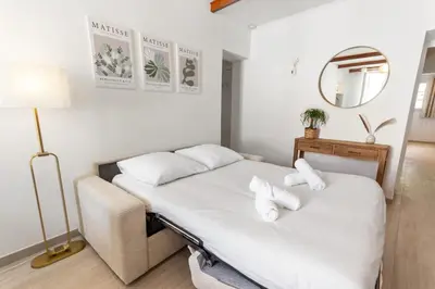 Un ou plusieurs lits dans un hébergement de l'établissement L'Aubernon - Hypercentre - Vieil Antibes - Clim - Plage