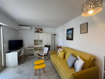 Télévision ou salle de divertissement dans l'établissement LE MAGALI , Vue Mer , Clim , Parking