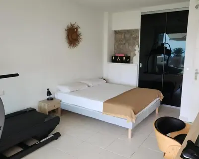 Un ou plusieurs lits dans un hébergement de l'établissement 06 Bl - Superb contemporary villa with sea view