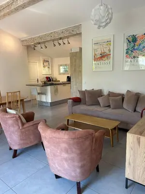 Coin salon dans l'établissement Maison provençale Antibes