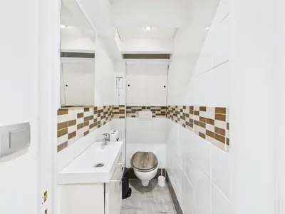 Salle de bains dans l'établissement LE MIMOSA mignon en plein centre-ville, emplacement parfait pour votre séjour