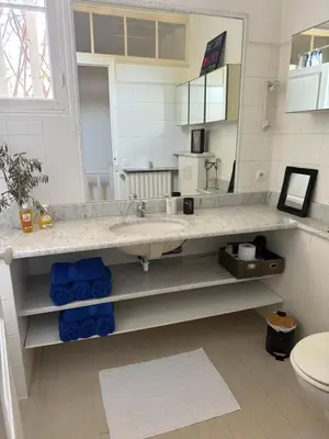 Salle de bains dans l'établissement Maison Antibes