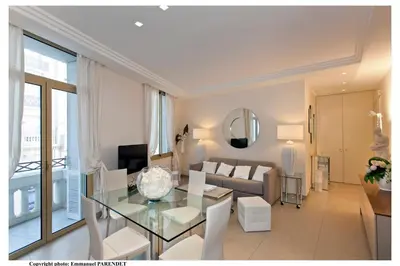 Télévision ou salle de divertissement dans l'établissement REF 961 - Cannes Croisette - Sea view apartment for rent