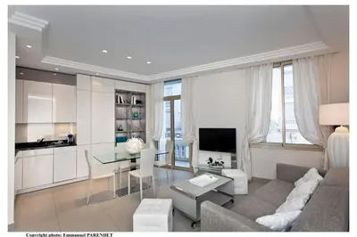 Télévision ou salle de divertissement dans l'établissement REF 961 - Cannes Croisette - Sea view apartment for rent