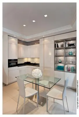 Cuisine ou kitchenette dans l'établissement REF 961 - Cannes Croisette - Sea view apartment for rent