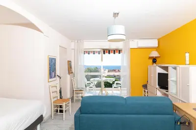 Coin salon dans l'établissement L'estivalière