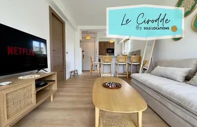 Télévision ou salle de divertissement dans l'établissement Le Cirodde SCLS - Climatisation, Wifi, Parking