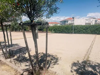 Plan de l'établissement Spacious Seaside Condo with Garden & Sea-View