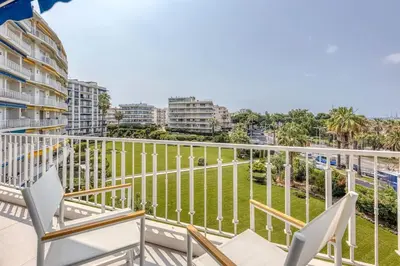 Balcon ou terrasse dans l'établissement Dune Croisette - Sea view