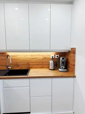 Cuisine ou kitchenette dans l'établissement #S21 Chic Escape - Sea & Port View - Marina