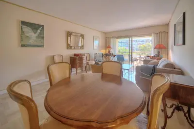 Coin salon dans l'établissement REF 1514 - Apartment with unobstructed view to rent