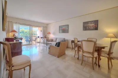 Coin salon dans l'établissement REF 1514 - Apartment with unobstructed view to rent