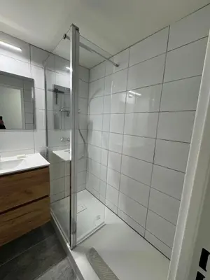 Salle de bains dans l'établissement Studio with terrace in the center with AC
