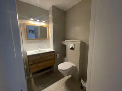 Salle de bains dans l'établissement Studio with port view terrace with AC