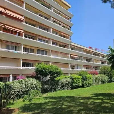 Antibes le Vauban grand 2 pièces parking