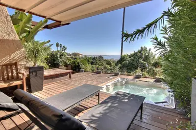 Piscine de l'établissement Penthouse de charme ou située à proximité