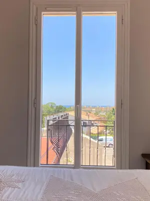 Balcon ou terrasse dans l'établissement Appartement dans Villa à Antibes avec Vue Mer