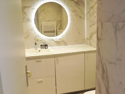 Salle de bains dans l'établissement STUDIO Luxe CENTER BAY 4