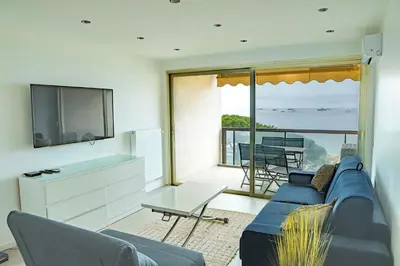 Télévision ou salle de divertissement dans l'établissement STUDIO Luxe CENTER BAY 4