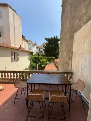 Balcon ou terrasse dans l'établissement #101-Heart of Vieil Antibes - Place Nationale-High-End Newly Renovated & Furnished Appartment