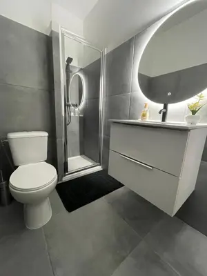 Salle de bains dans l'établissement studio luxueux