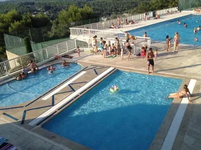 Piscine de l'établissement Mougins Le Haut ou située à proximité