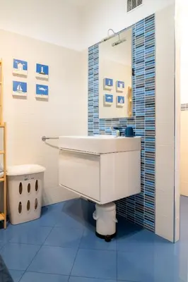 Salle de bains dans l'établissement Proche plages Parking Etage élevé Terrasse