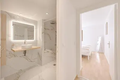 Salle de bains dans l'établissement Cannes 2 bedrooms apartment - 141A