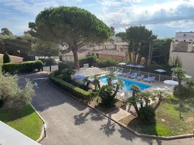 Piscine de l'établissement Studio 4 places Residence avec piscine et tennis ou située à proximité
