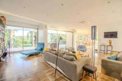 Coin salon dans l'établissement CABOTS Villa Moderne Tout Confort Grand Jardin & Piscine