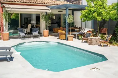 Piscine de l'établissement Magnifique villa avec piscine ou située à proximité