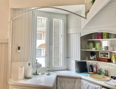 Cuisine ou kitchenette dans l'établissement Panter Properties-24