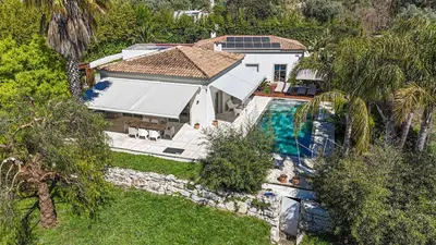 Piscine de l'établissement Beautiful luxury villa ou située à proximité
