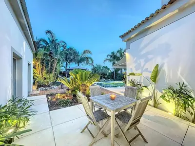 Jardin de l'établissement Beautiful luxury villa