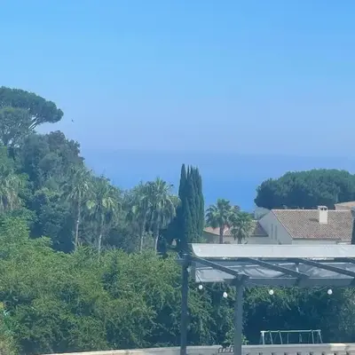 Villa avec piscine à Super Cannes