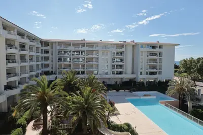 Piscine de l'établissement Antibes Les Pins - Apt 4 Per - Parc Exflora - Pool ou située à proximité
