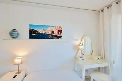 Un ou plusieurs lits dans un hébergement de l'établissement Antibes Les Pins - Apt 4 Per - Parc Exflora - Pool