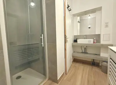 Salle de bains dans l'établissement Studio cosy a juan les pins