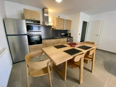 Cuisine ou kitchenette dans l'établissement Cannes proche Croisette - 3 P tout confort avec balcon