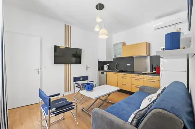 Cuisine ou kitchenette dans l'établissement 1 chambres , 131 rue d'antibes